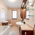 La Tua Casa Meravigliosa Con Giardino Vakantiehuis *